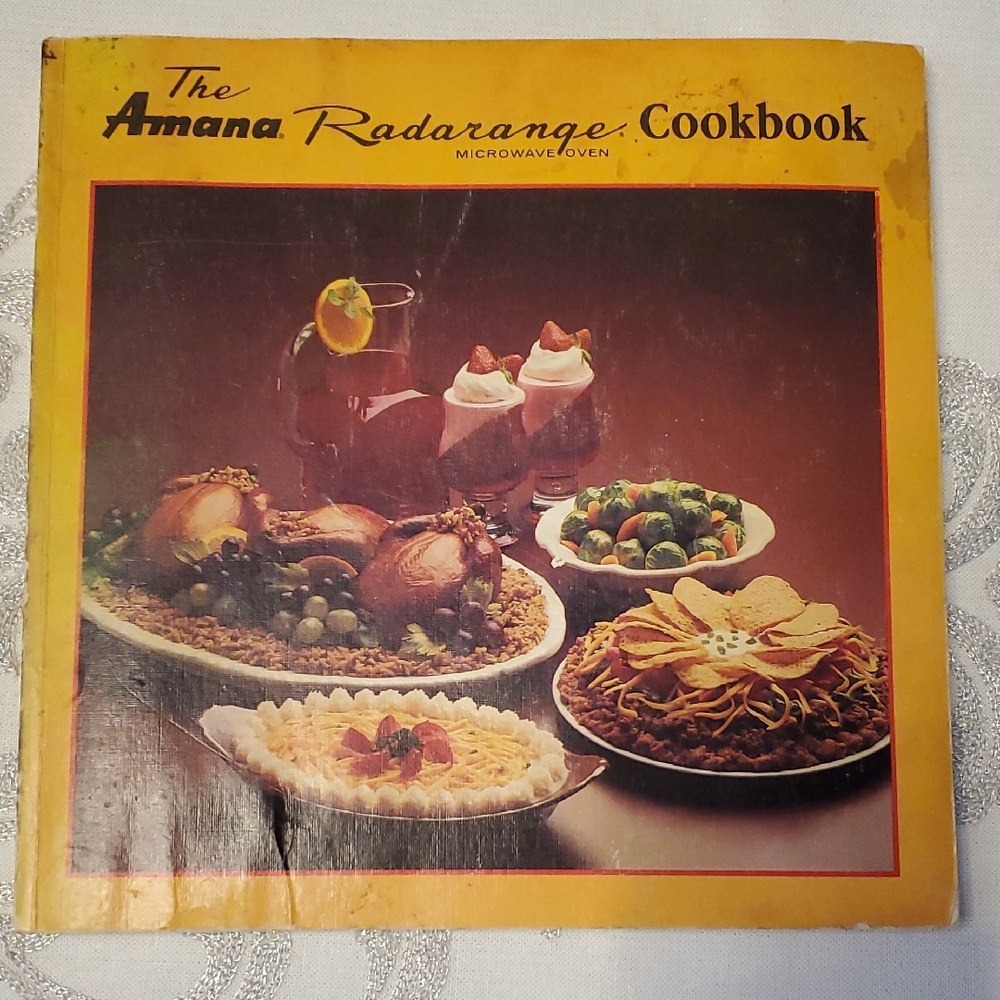 🌼 Vintage 1985 The Amana RadaRange Cookbook Microwave Oven-Vibrant Yellow Cover